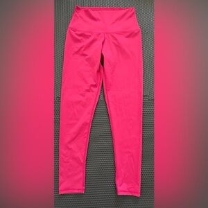 Fuchsia Pink Cropped Athletic Leggings 🌟